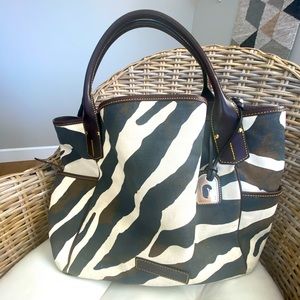 Dooney & Bourke Tote